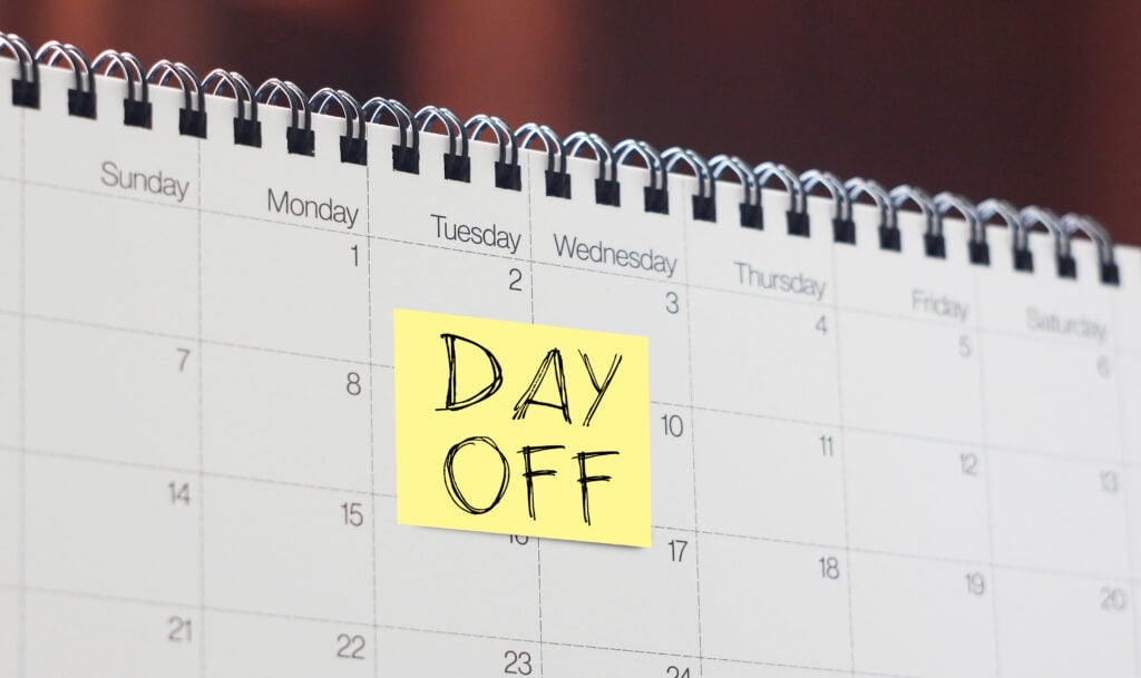 Labor Day 2025: Why Recruiting Is More Critical Than Ever Day off Sticky Note Calendar Labor Day September 1